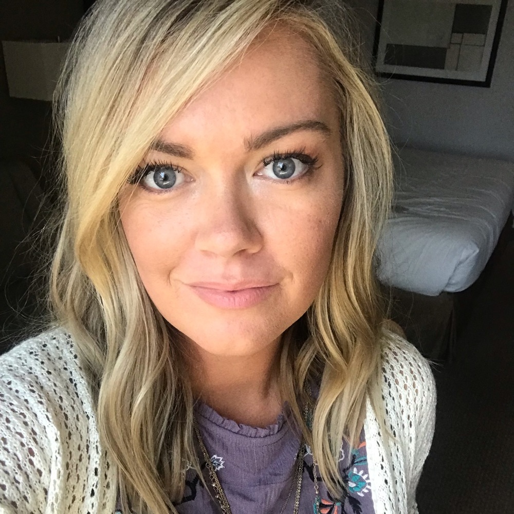 Meet your Posher, Lauren